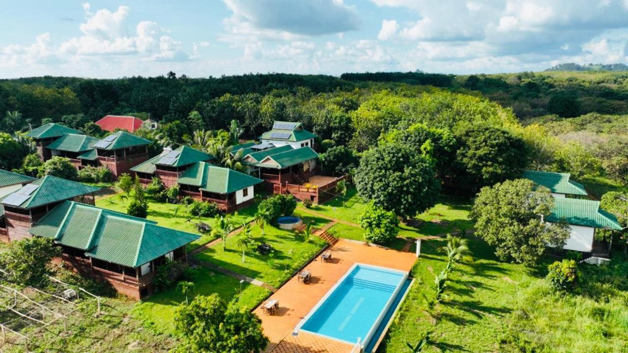 Ratanakiri Paradise Hotel & Restaurant Banlung Exteriör bild