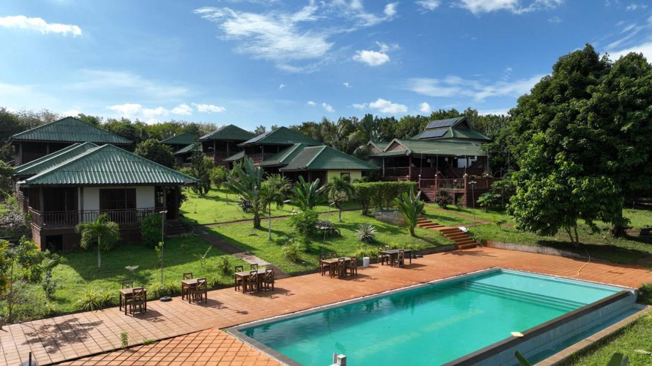 Ratanakiri Paradise Hotel & Restaurant Banlung Exteriör bild