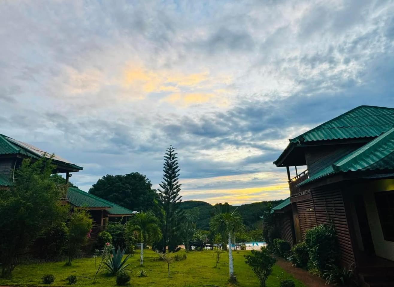 Ratanakiri Paradise Hotel & Restaurant Banlung Exteriör bild